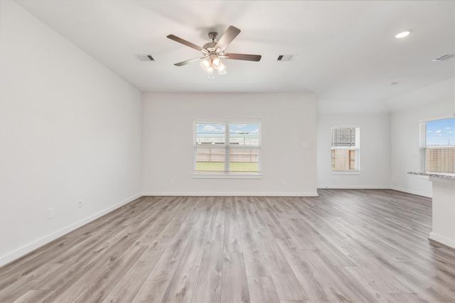 3111 West Frontier Lane, Pinehurst, TX 77362