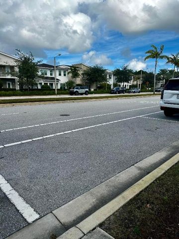 5032 Grandiflora Road, Palm Beach Gardens, FL 33418