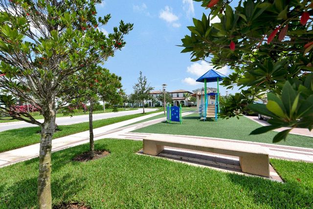 5032 Grandiflora Road, Palm Beach Gardens, FL 33418