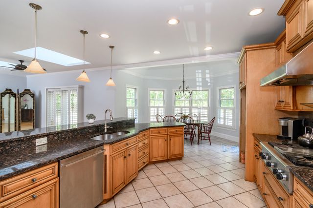 6 Harpers Hollow, East Sandwich, MA 02537