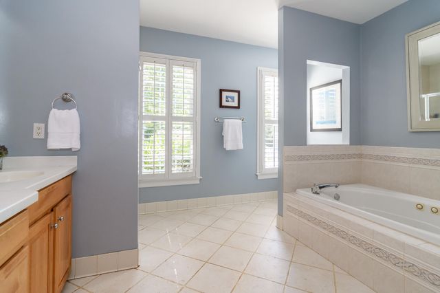 6 Harpers Hollow, East Sandwich, MA 02537