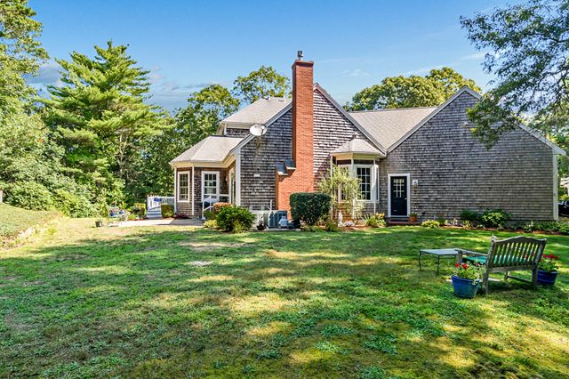 6 Harpers Hollow, East Sandwich, MA 02537