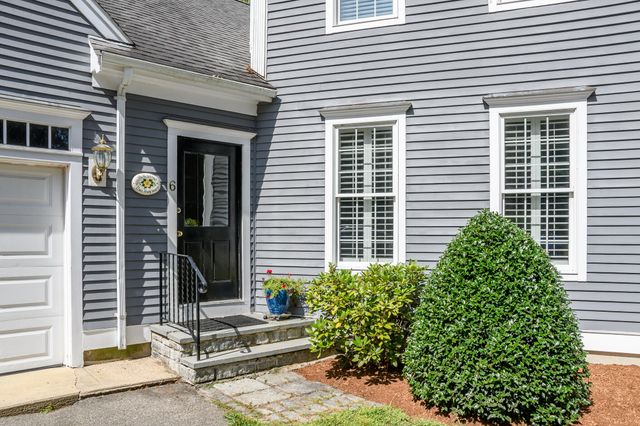 6 Harpers Hollow, East Sandwich, MA 02537