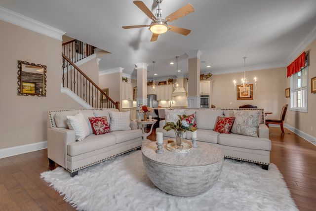 1041 Montrose Dr, Gallatin, TN 37066