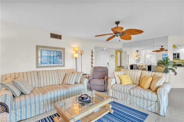 601 Beachwalk CIR 101, Naples, FL 34108