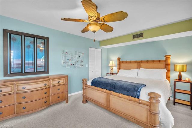 601 Beachwalk CIR 101, Naples, FL 34108