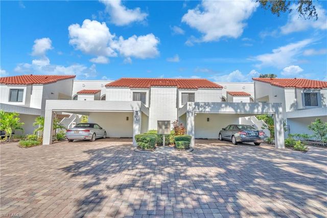 601 Beachwalk CIR 101, Naples, FL 34108