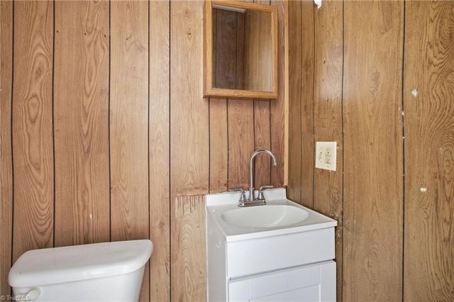 325 Dixie Broadway, Winston-salem, NC 27127