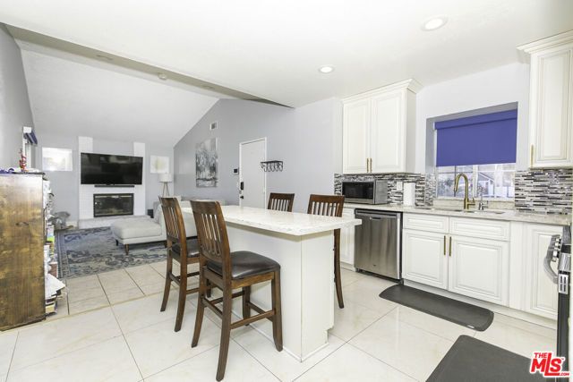 567 Conifer Drive, Palmdale, CA 93550