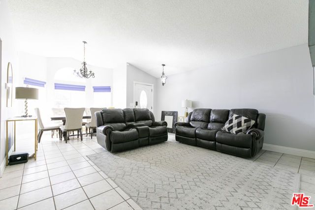 567 Conifer Drive, Palmdale, CA 93550