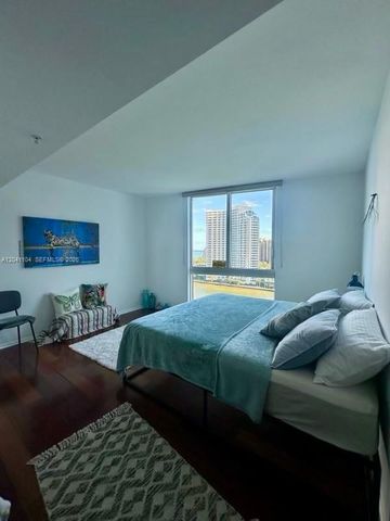 325 S Biscayne Blvd 1523, Miami, FL 33131