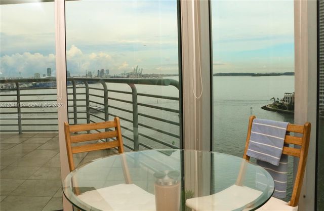 325 S Biscayne Blvd 1523, Miami, FL 33131