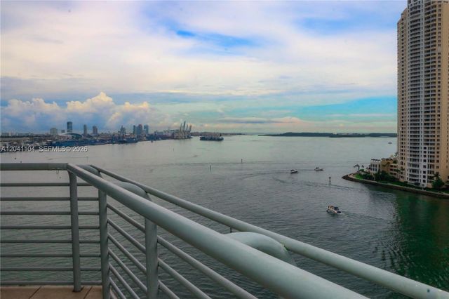 325 S Biscayne Blvd 1523, Miami, FL 33131