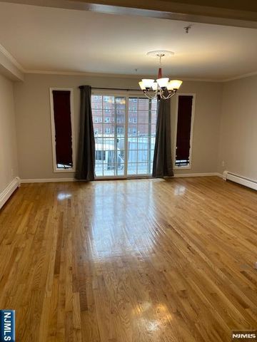 61 71st Street 1, Guttenberg, NJ 07093