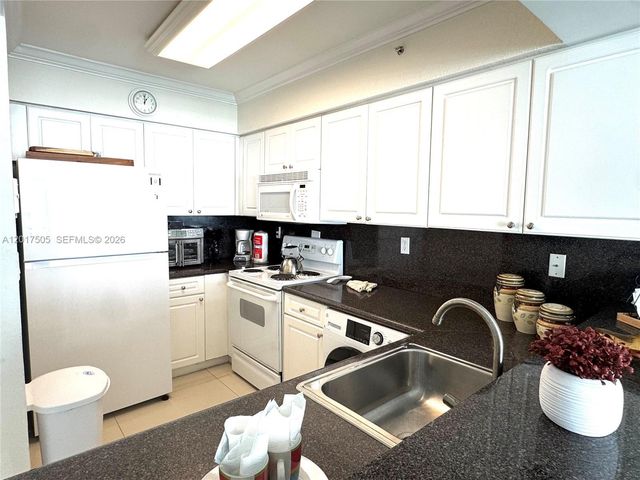 2501 S Ocean Dr PH4, Hollywood, FL 33019