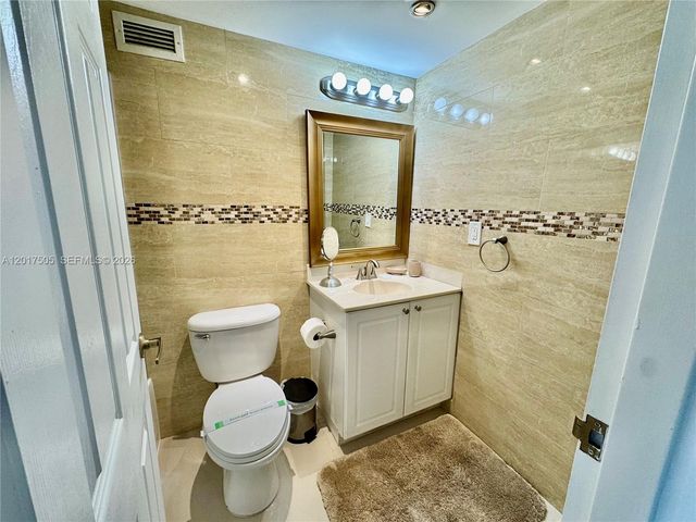 2501 S Ocean Dr PH4, Hollywood, FL 33019