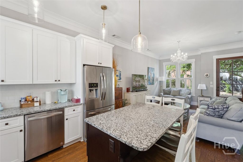 Image 11 of property listing at 714 Tattnall Street, Savannah, GA 31401