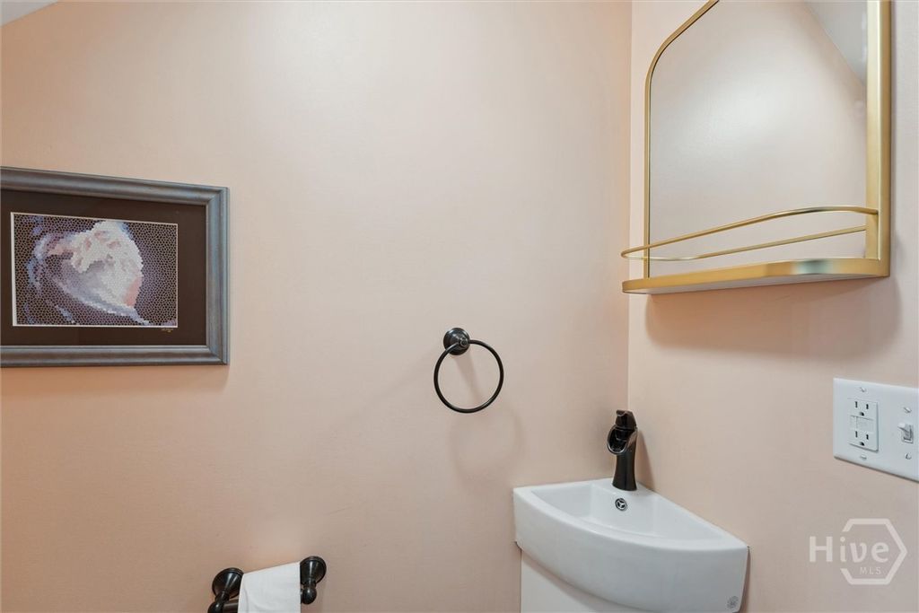 Image 13 of property listing at 714 Tattnall Street, Savannah, GA 31401