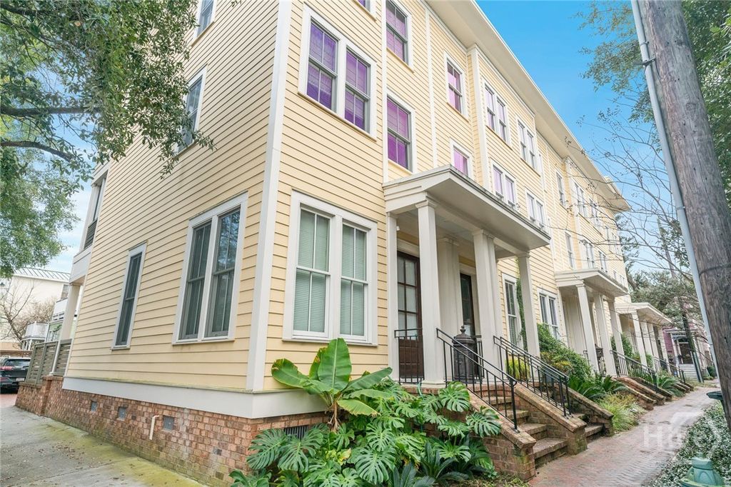 Image 33 of property listing at 714 Tattnall Street, Savannah, GA 31401