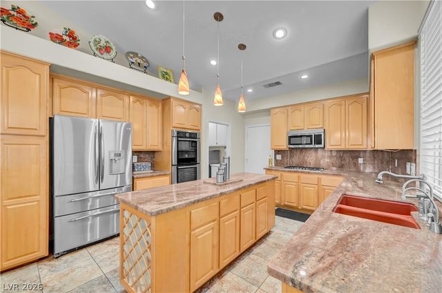 8421 Willow Point Court, Las Vegas, NV 89128