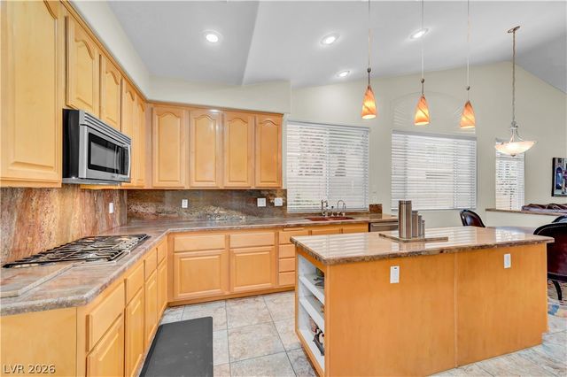 8421 Willow Point Court, Las Vegas, NV 89128