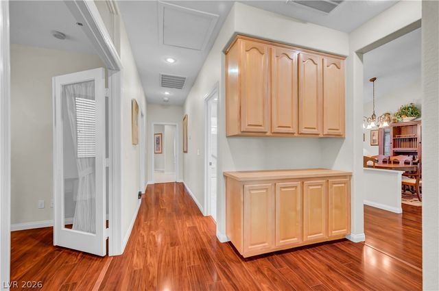 8421 Willow Point Court, Las Vegas, NV 89128