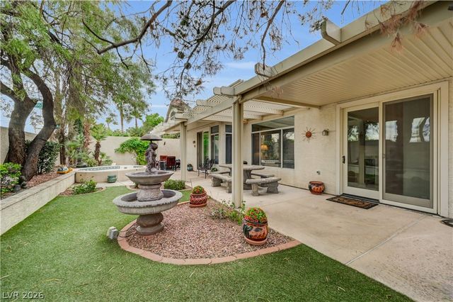 8421 Willow Point Court, Las Vegas, NV 89128