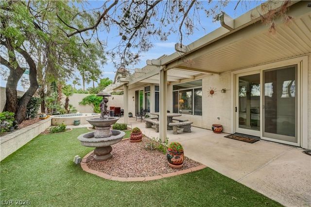 8421 Willow Point Court, Las Vegas, NV 89128