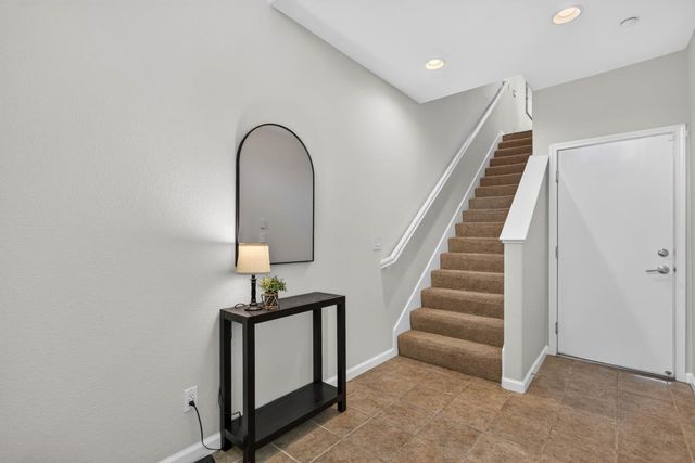 461 Bedford Loop, Mountain View, CA 94043