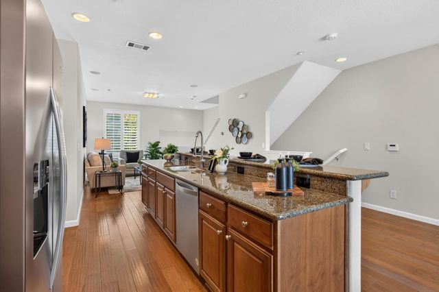 461 Bedford Loop, Mountain View, CA 94043