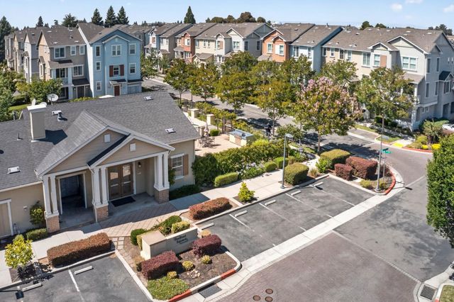 461 Bedford Loop, Mountain View, CA 94043