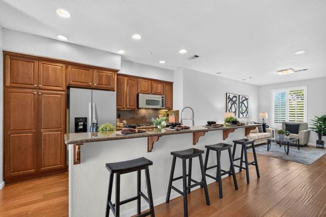 461 Bedford Loop, Mountain View, CA 94043