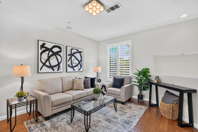 461 Bedford Loop, Mountain View, CA 94043