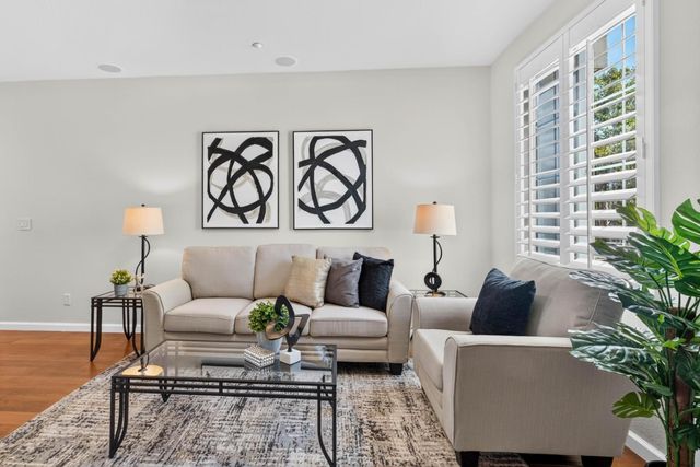461 Bedford Loop, Mountain View, CA 94043