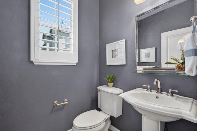 461 Bedford Loop, Mountain View, CA 94043