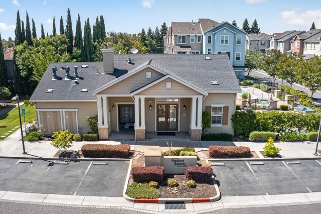 461 Bedford Loop, Mountain View, CA 94043