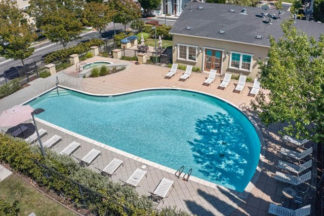 461 Bedford Loop, Mountain View, CA 94043