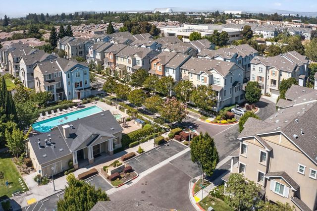 461 Bedford Loop, Mountain View, CA 94043