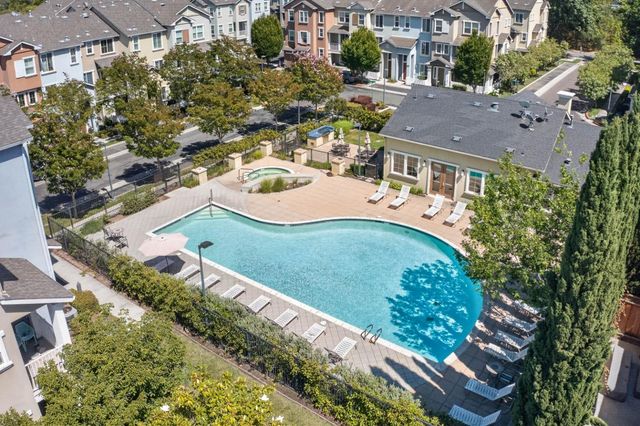 461 Bedford Loop, Mountain View, CA 94043
