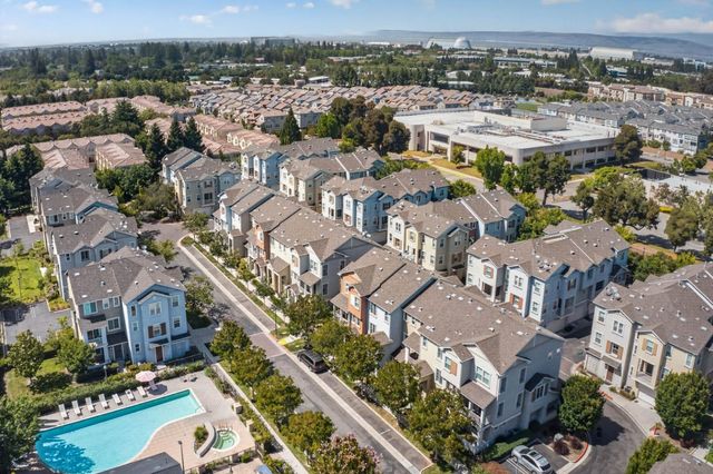 461 Bedford Loop, Mountain View, CA 94043