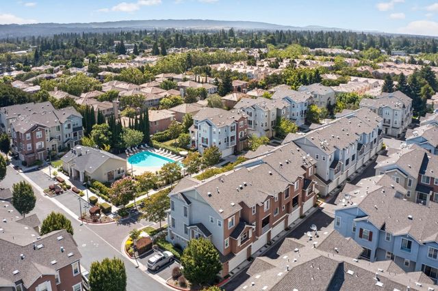 461 Bedford Loop, Mountain View, CA 94043