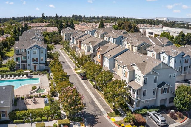 461 Bedford Loop, Mountain View, CA 94043