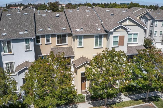 461 Bedford Loop, Mountain View, CA 94043