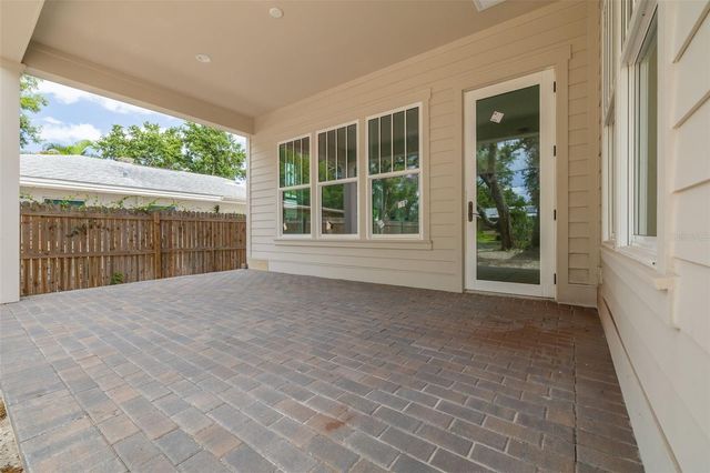 125 24TH AVENUE SE, St Petersburg, FL 33705