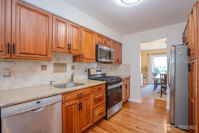 46 Lynn Court, North Brunswick, NJ 08902