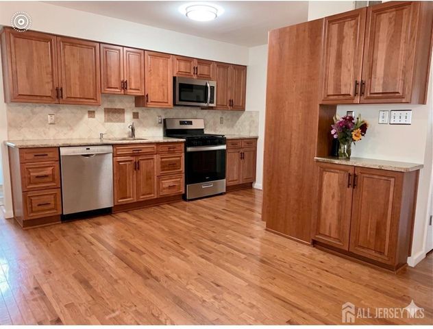 46 Lynn Court, North Brunswick, NJ 08902