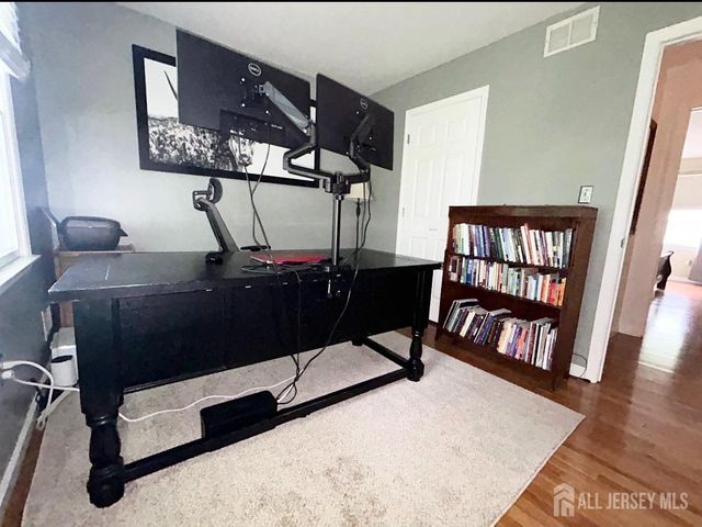46 Lynn Court, North Brunswick, NJ 08902