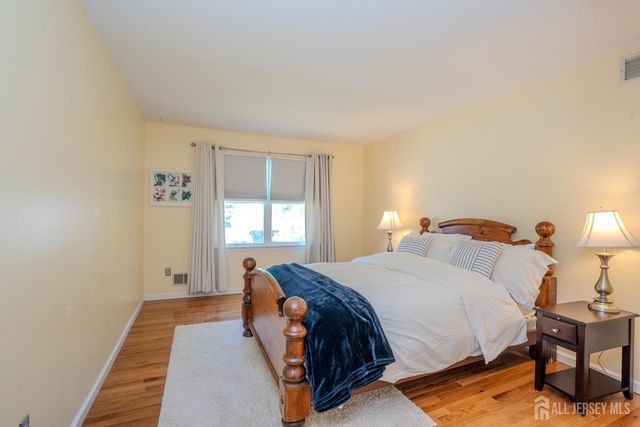 46 Lynn Court, North Brunswick, NJ 08902