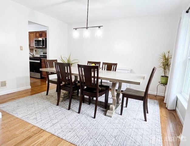 46 Lynn Court, North Brunswick, NJ 08902