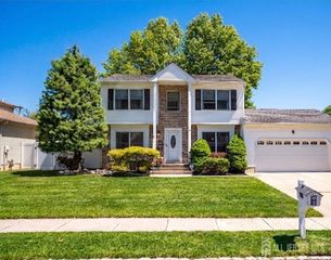 46 Lynn Court, North Brunswick, NJ 08902